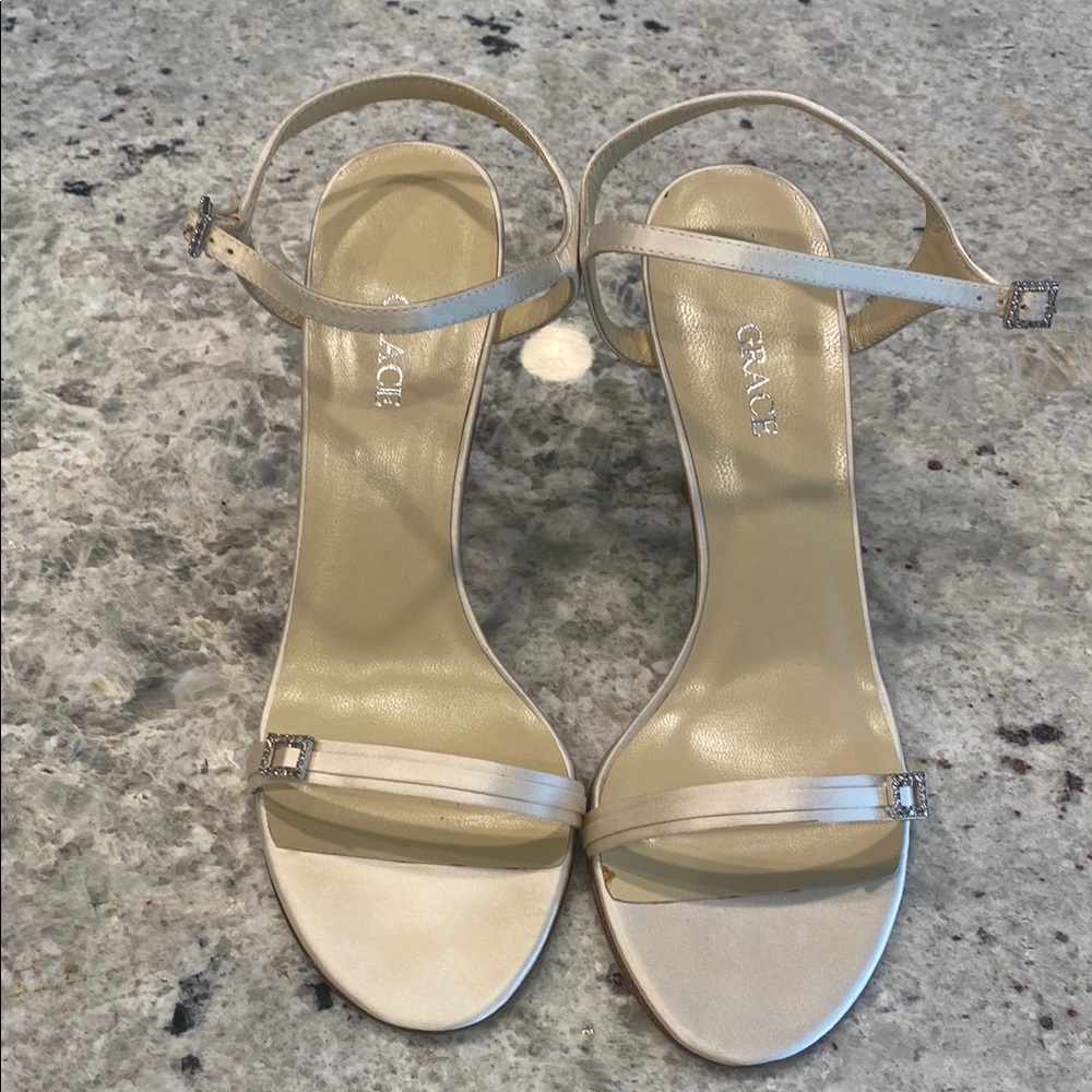 Grace Women's Cream Sandals